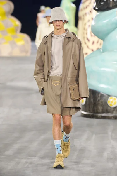 Look 37